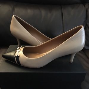 Coach Lauri pumps